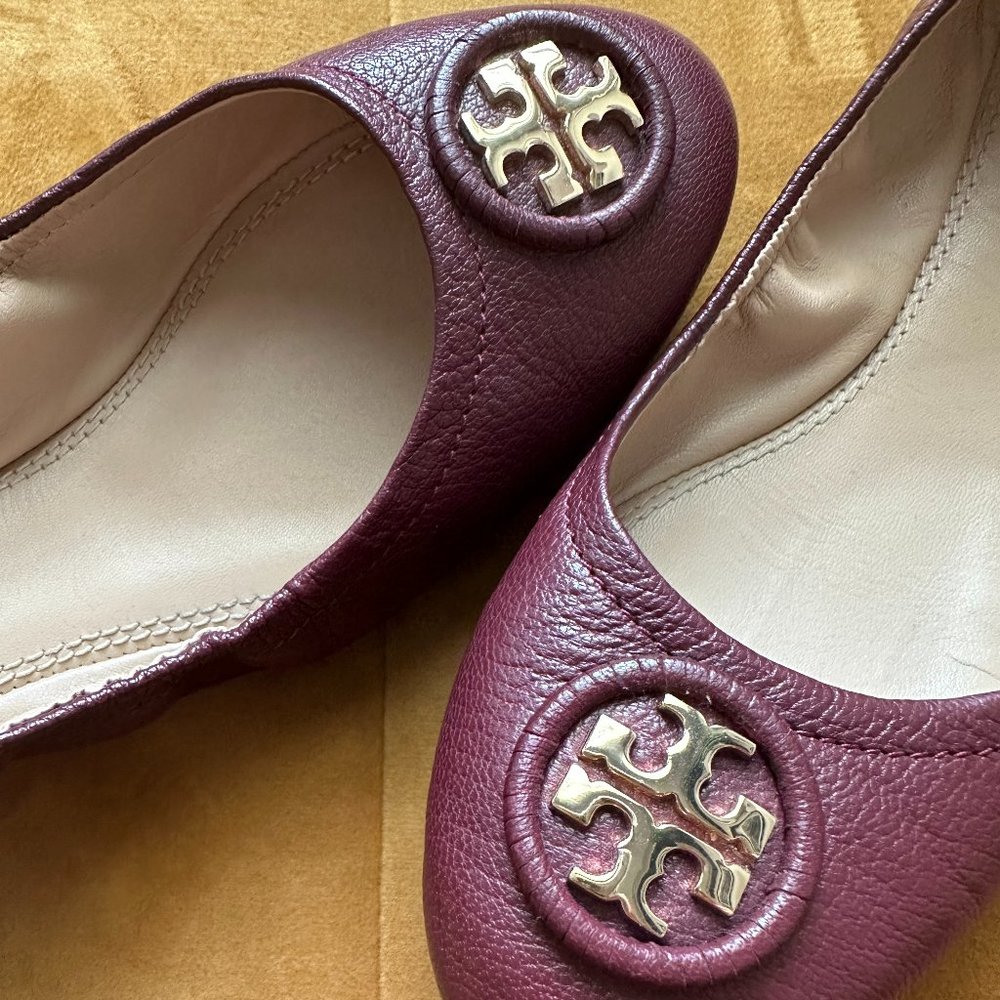 NWOT Tory Burch Allie Leather Burgundy Red Borscht Ballet Flat Gold Hardware